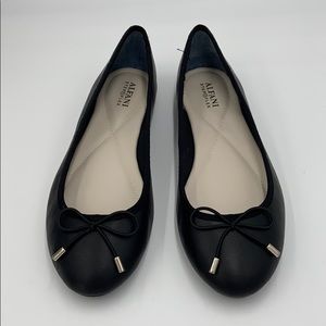 Alfani flats with bow in black. Brand new!